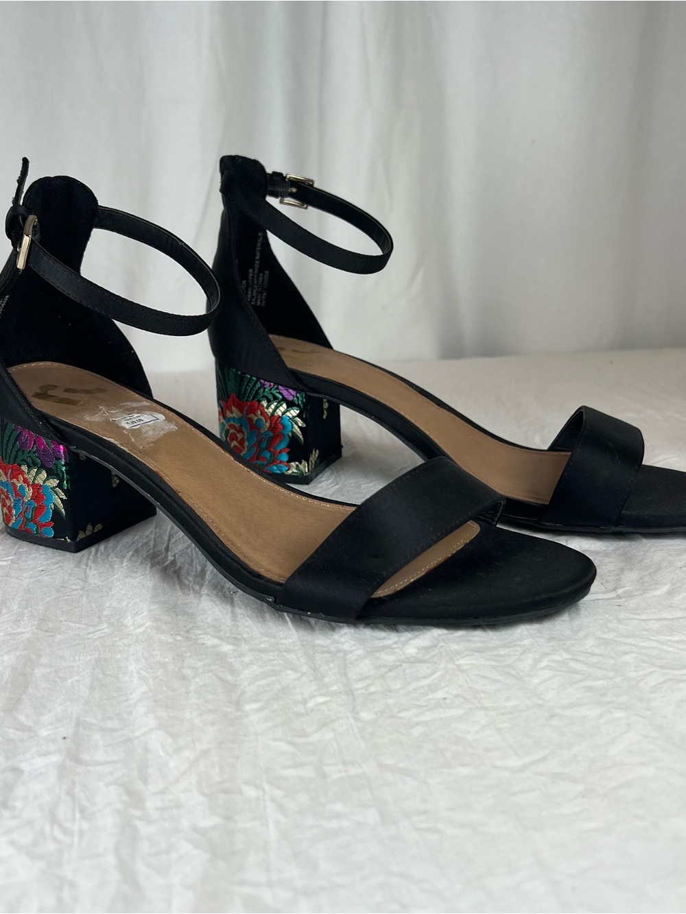 Report Winston Black Ankle-Strap Low Block Colorful Embroidered Heel Dressy